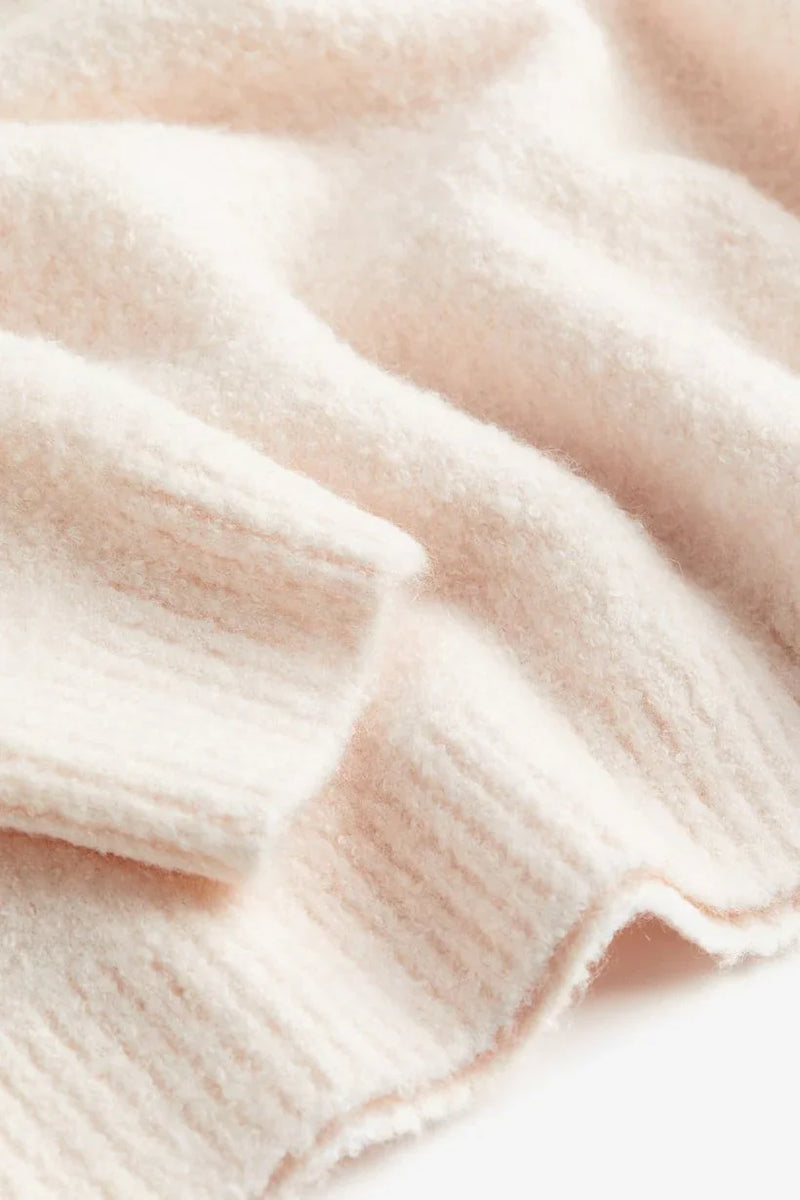 SOFT KNITTED SWEATER